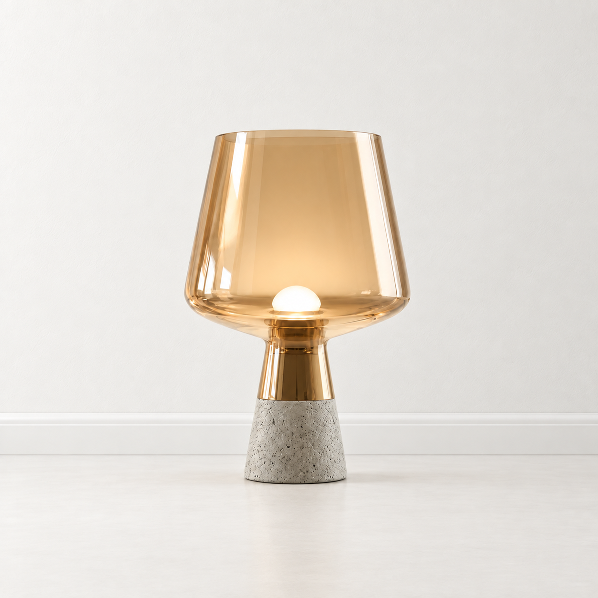 Luminária de Mesa em Vidro com Base de Cimento - Equora Design